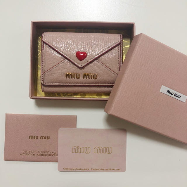 miumiu♡ハートレター三つ折りミニウォレット