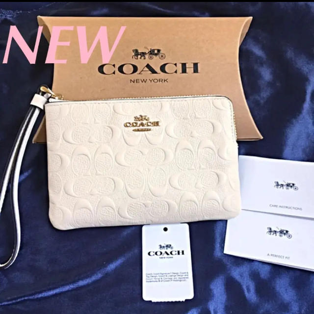 COACH(コーチ)のCOACH コーチ リストレット♡シグネチャーレザー❤️ホワイト【新品タグ付】 レディースのファッション小物(ポーチ)の商品写真