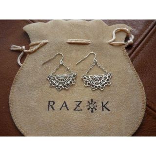 ヴィアバスストップ(VIA BUS STOP)のRAZOK シルバーピアス(ピアス)