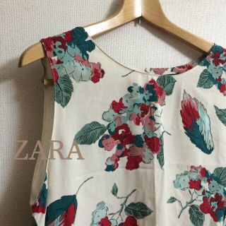 ザラ(ZARA)のZARA♡新品タグ付トップス 柄有り(シャツ/ブラウス(半袖/袖なし))