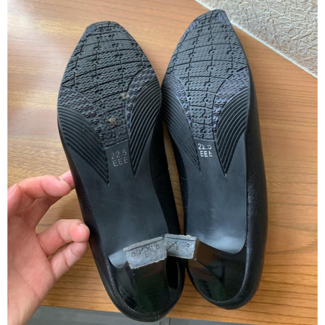 黒パンプス22.5cm レディースの靴/シューズ(ハイヒール/パンプス)の商品写真