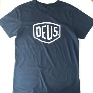 デウスエクスマキナ(Deus ex Machina)の【メンズ】デウスほぼ新品＊ブラックロゴTシャツ(Tシャツ/カットソー(半袖/袖なし))