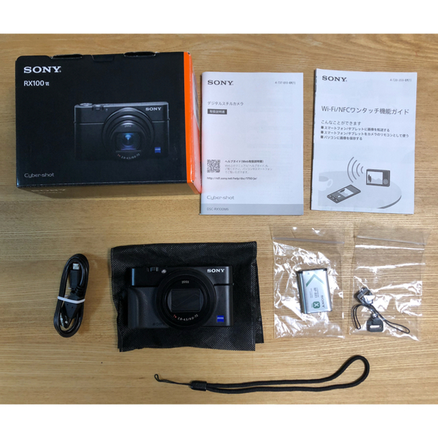 SONY(ソニー)のソニー SONY RX100M6美品（純正グリップ、1年保証） スマホ/家電/カメラのカメラ(コンパクトデジタルカメラ)の商品写真