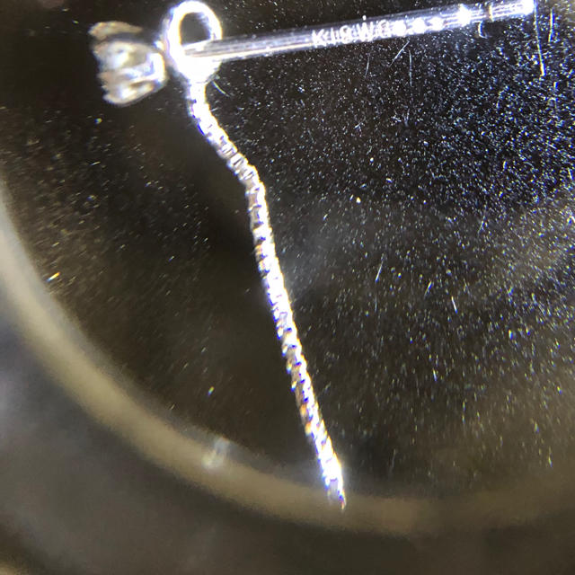 専用 K18WG ダイヤモンドチャーム付きピアス レディースのアクセサリー(ピアス)の商品写真