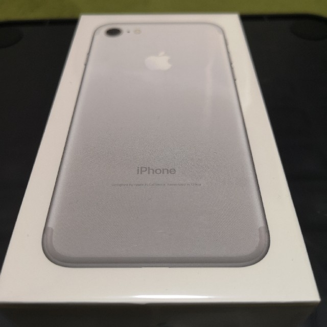 iPhone新品未使用品 iPhone7 32GB 本体 SIMフリー au Apple