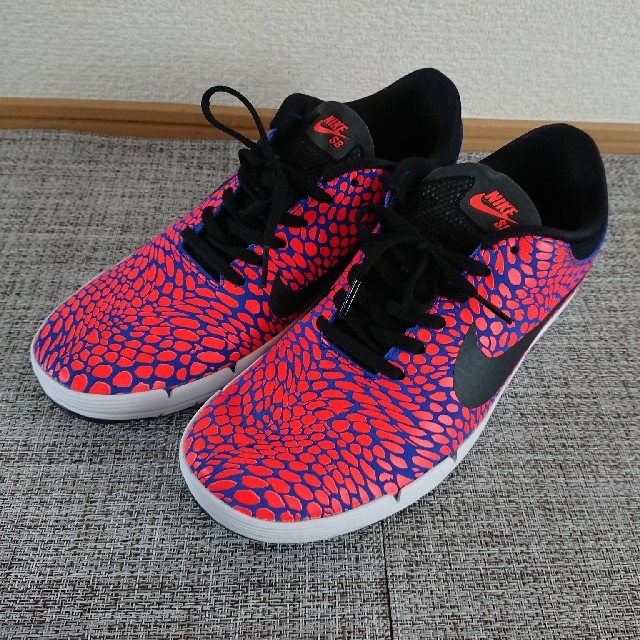 NIKE スニーカー