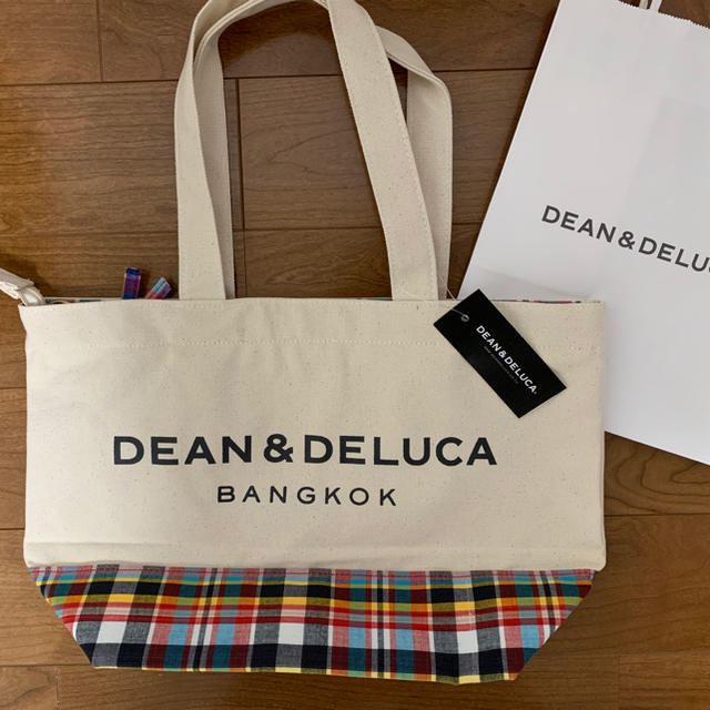 DEAN & DELUCA(ディーンアンドデルーカ)のDEAN&DELUCA 【タイ限定】チェックトートバッグ  レディースのバッグ(トートバッグ)の商品写真