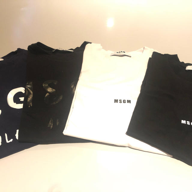 MSGM(エムエスジイエム)の【MSGM】tシャツ/ロゴ/黒/mサイズ/美品 メンズのトップス(Tシャツ/カットソー(半袖/袖なし))の商品写真