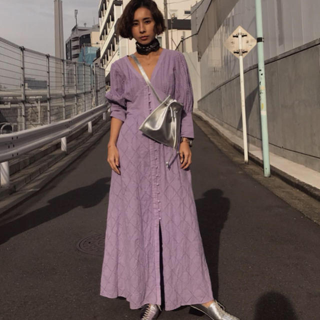 Ameri VINTAGE(アメリヴィンテージ)のMEDI CRUMPLE COTTON LACE DRESS レディースのワンピース(ロングワンピース/マキシワンピース)の商品写真