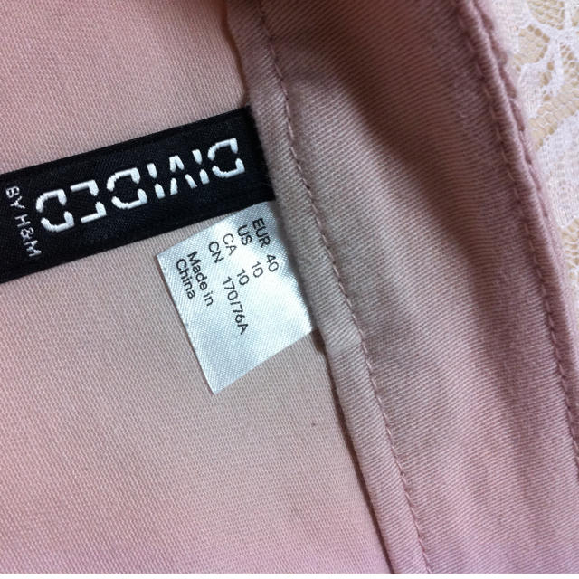 H&M(エイチアンドエム)の淡pinkのタイトスカート○.＊ レディースのスカート(ミニスカート)の商品写真