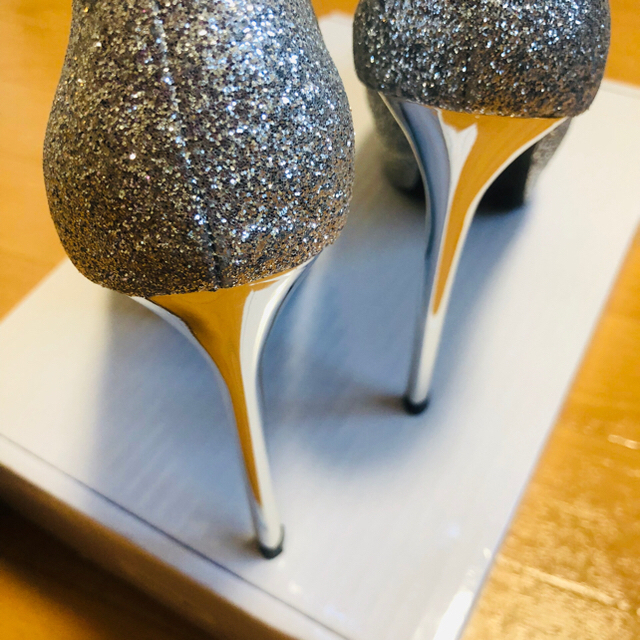 グリッター シルバー パンプス 結婚式 ウェディング レディースの靴/シューズ(ハイヒール/パンプス)の商品写真