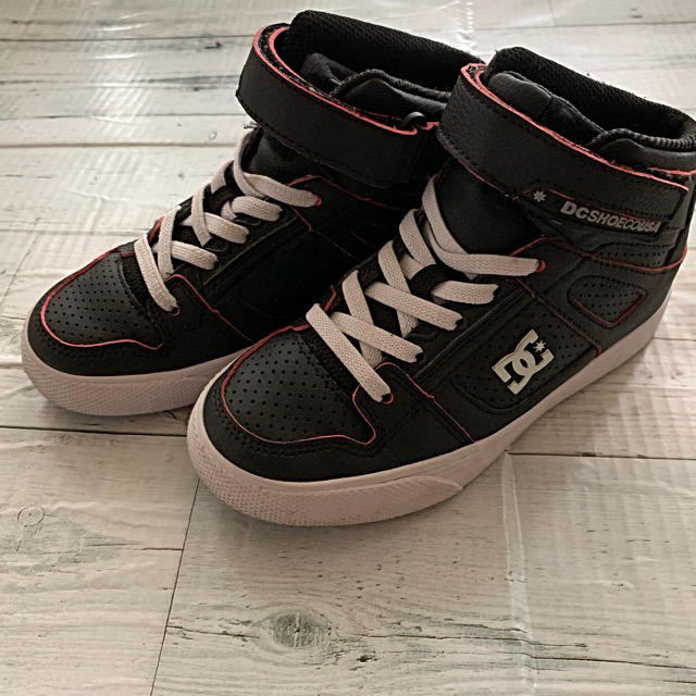 DC SHOES(ディーシーシューズ)の『 たけ さん』専用 DCシューズ  ハイカットスニーカー キッズ 18センチ キッズ/ベビー/マタニティのキッズ靴/シューズ(15cm~)(スニーカー)の商品写真