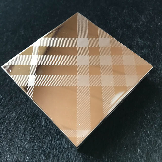 BURBERRY(バーバリー)の美品！限定カラー  バーバリー チーク コスメ/美容のベースメイク/化粧品(チーク)の商品写真