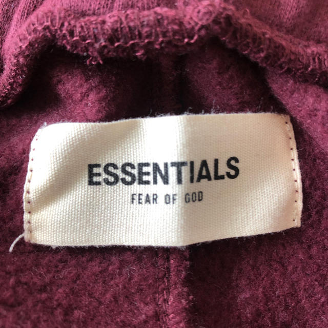 FEAR OF GOD(フィアオブゴッド)のFOG essentials バーガンディ Lサイズ サイドライン メンズのパンツ(その他)の商品写真