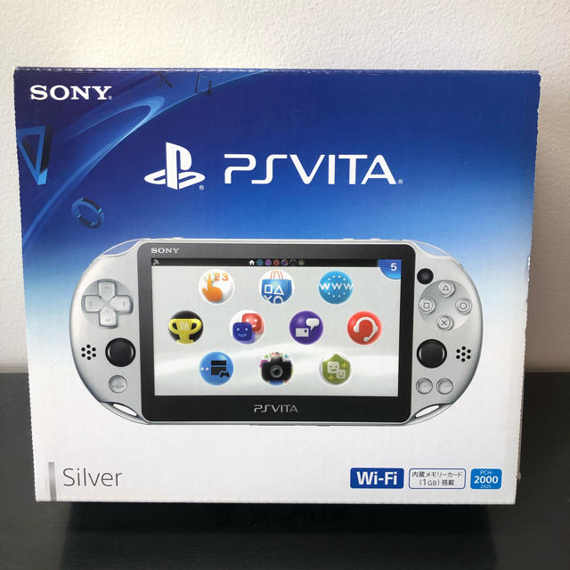 PlayStation Vita(プレイステーションヴィータ)の【送料無料】SONY PSVITA 本体 シルバー PCH-2000 ZA25 エンタメ/ホビーのゲームソフト/ゲーム機本体(家庭用ゲーム機本体)の商品写真