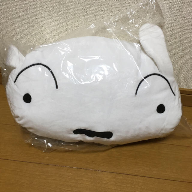 クレヨンしんちゃん クッション ＆ ひんやり タオル エンタメ/ホビーのアニメグッズ(その他)の商品写真