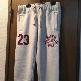 ホリスター(Hollister)の新品未使用　タグ付き　superdry スーパードライ 極度乾燥しなさい S(カジュアルパンツ)