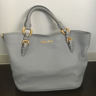 ミュウミュウ(miumiu)のミュウミュウ miumiu バッグ(ショルダーバッグ)