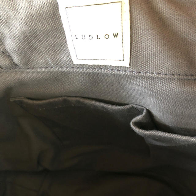 LUDLOW(ラドロー)のLUDLOW ラフィアグレープハンドルバッグ チャコール レディースのバッグ(かごバッグ/ストローバッグ)の商品写真