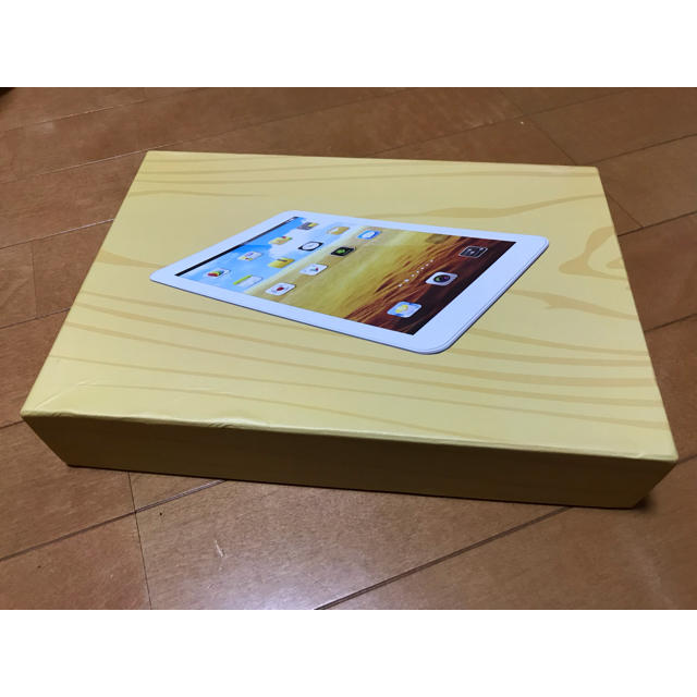 10インチ 中国製 Android タブレットとケース スマホ/家電/カメラのPC/タブレット(タブレット)の商品写真