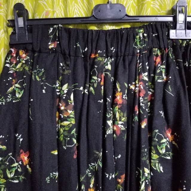 SACAI 花柄ロングスカート
