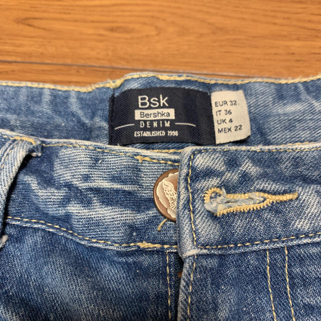 Bershka(ベルシュカ)のBershka デニムショートパンツ S size レディースのパンツ(ショートパンツ)の商品写真