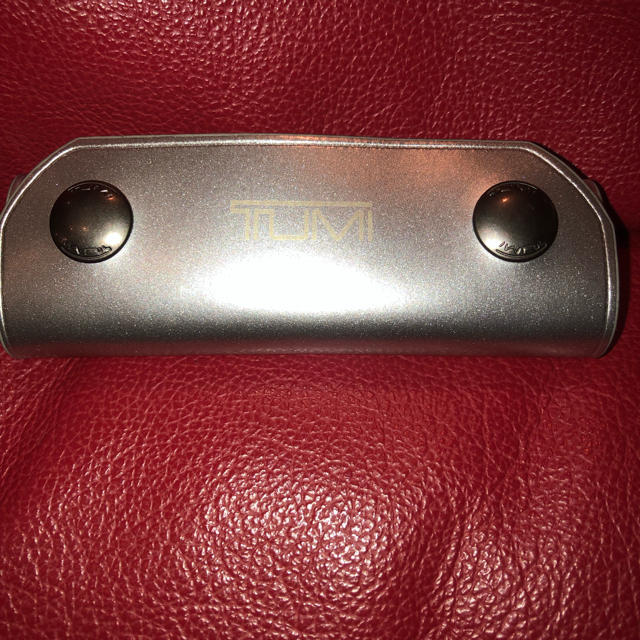 TUMI - 【値下げ】TUMI トゥミ バッグ ハンドルカバー 銀 TUMI - 【値下げ】TUMI トゥミ バッグ ハンドルカバー 銀