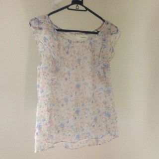 ページボーイ(PAGEBOY)のラッフル袖トップス♥ページボーイ(シャツ/ブラウス(半袖/袖なし))