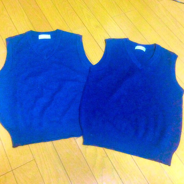 紺色のベストのセット 140 2枚セット キッズ/ベビー/マタニティのキッズ服男の子用(90cm~)(カーディガン)の商品写真