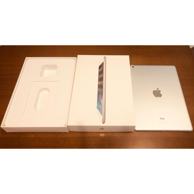 Apple(アップル)の【カッチー様用】初代 iPad Air 32GB ホワイト スマホ/家電/カメラのPC/タブレット(タブレット)の商品写真