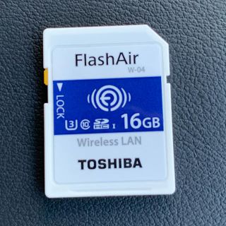 トウシバ(東芝)のSDカード FlashAir 16GB TOSHIBA 第4世代(コンパクトデジタルカメラ)