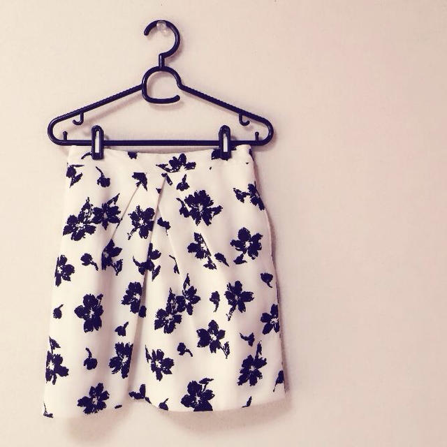 KBF(ケービーエフ)のKBF♚花柄コクーンスカート レディースのスカート(ミニスカート)の商品写真
