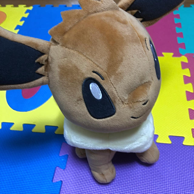 ポケモン(ポケモン)のイーブイぬいぐるみ エンタメ/ホビーのおもちゃ/ぬいぐるみ(キャラクターグッズ)の商品写真