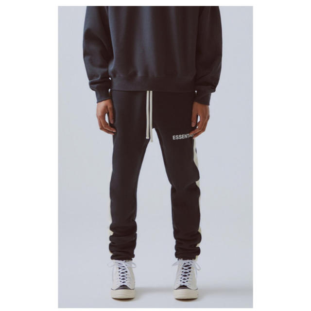 FEAR OF GOD(フィアオブゴッド)のF.O.G Essentials Side Stripe Sweatpant メンズのトップス(スウェット)の商品写真