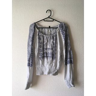 エイチアンドエム(H&M)のh&m オフショルダー トップス ペイズリー ボヘミアン(カットソー(長袖/七分))