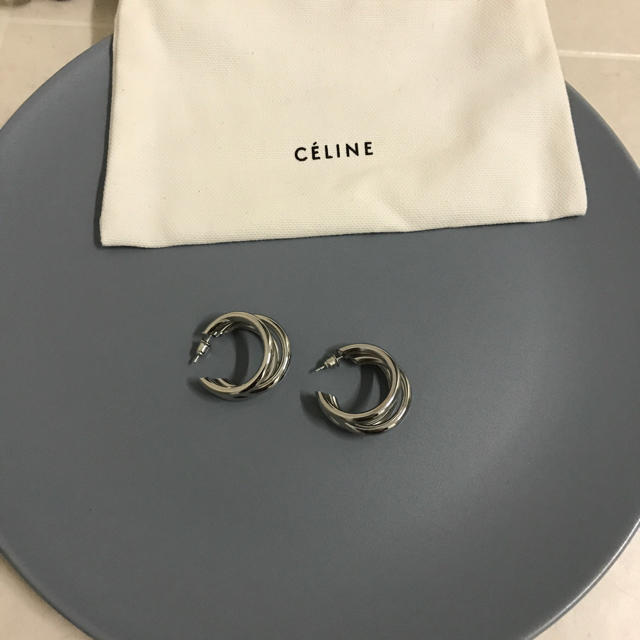 celine(セリーヌ)の【再入荷】インポート ピアス  フープ シルバー 三連 大ぶり No.9 レディースのアクセサリー(ピアス)の商品写真