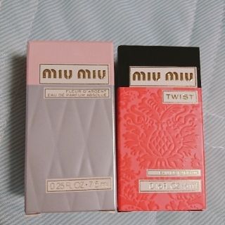 ミュウミュウ(miumiu)のmiumiu ミュウミュウ ミニ香水 2点セット(香水(女性用))