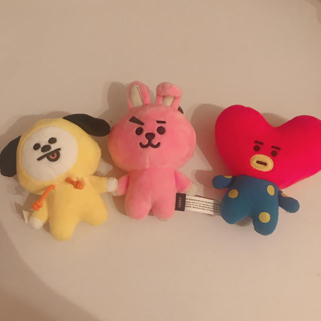 防弾少年団(BTS)(ボウダンショウネンダン)のBT21 tata キーホルダー チャーム  エンタメ/ホビーのタレントグッズ(アイドルグッズ)の商品写真