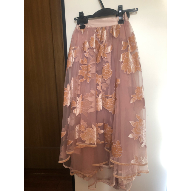 ベロア刺繍ヘムラインスカート