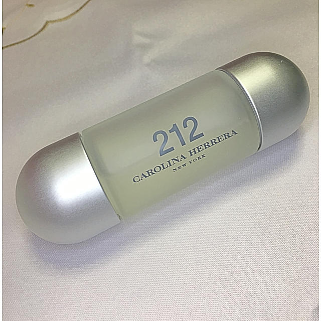 CAROLINA HERRERA(キャロライナヘレナ)のキャロライナ ヘレラ  212 コスメ/美容の香水(香水(女性用))の商品写真
