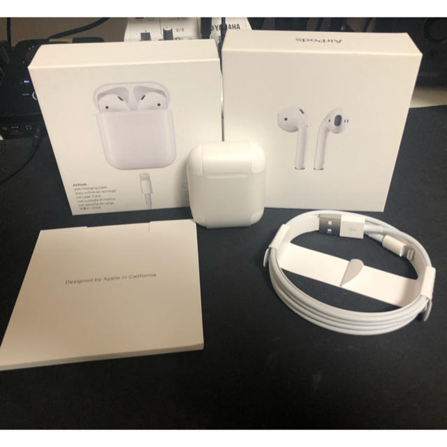 Apple(アップル)のAirPods スマホ/家電/カメラのオーディオ機器(ヘッドフォン/イヤフォン)の商品写真