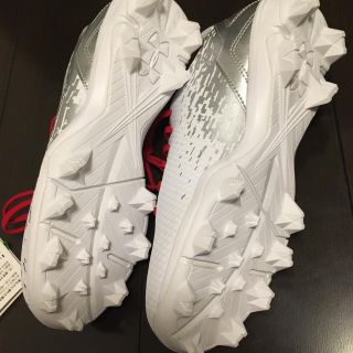 UNDER ARMOUR (アンダーアーマー)子供野球スパイク 23.5未使用品