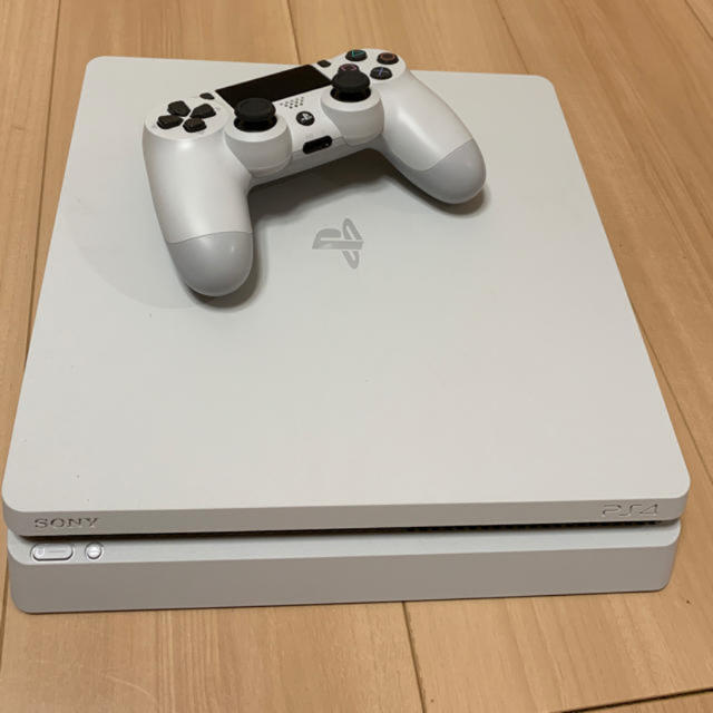 PlayStation4(プレイステーション4)のPS4本体 美品 エンタメ/ホビーのゲームソフト/ゲーム機本体(家庭用ゲーム機本体)の商品写真