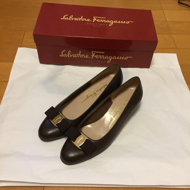 Salvatore Ferragamo(サルヴァトーレフェラガモ)のフェラガモ パンプス レディースの靴/シューズ(ハイヒール/パンプス)の商品写真