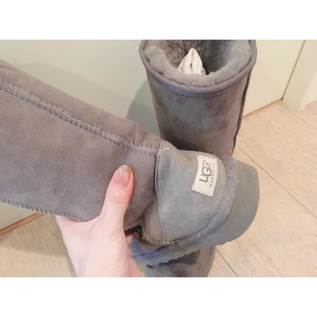 UGG(アグ)のUGG グレー ブーツ レディースの靴/シューズ(ブーツ)の商品写真