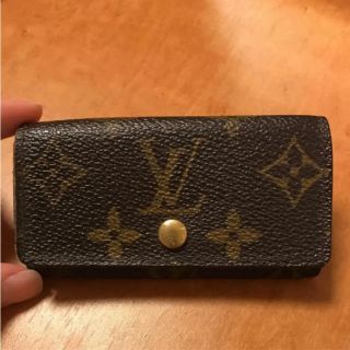 ルイヴィトン(LOUIS VUITTON)のルイヴィトン キーケース ミュルティクレ4 モノグラム(キーケース)