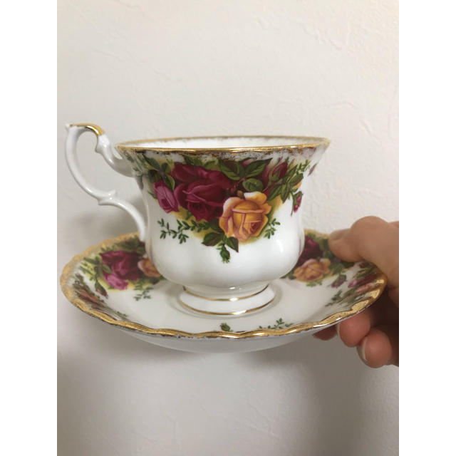 ROYAL ALBERT(ロイヤルアルバート)の【美品】ロイヤルアルバート ペア カップ&ソーサー  インテリア/住まい/日用品のキッチン/食器(グラス/カップ)の商品写真