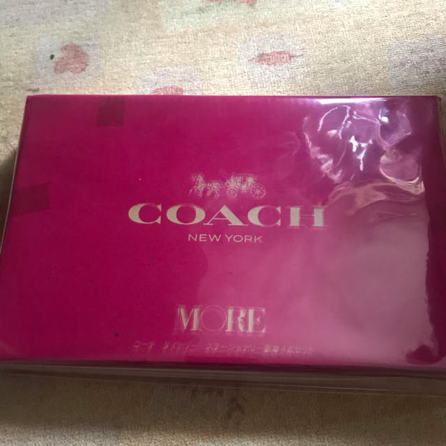 COACH(コーチ)のMORE COACH ステーショナリー4点セット  コーチ インテリア/住まい/日用品の文房具(ノート/メモ帳/ふせん)の商品写真