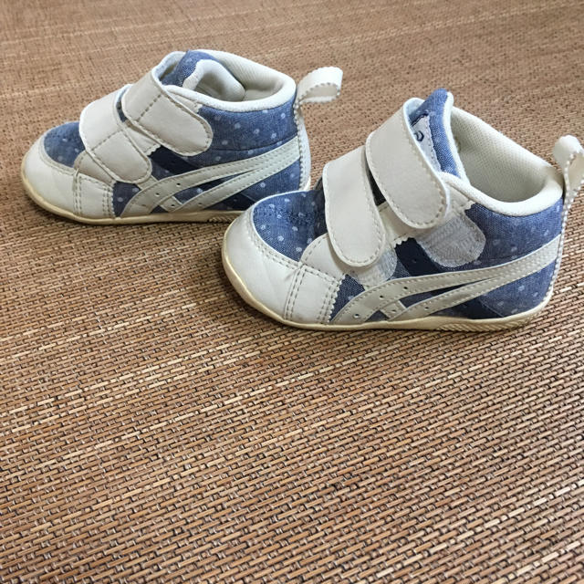 asics(アシックス)のキッズ asics   13センチ キッズ/ベビー/マタニティのベビー靴/シューズ(~14cm)(スニーカー)の商品写真