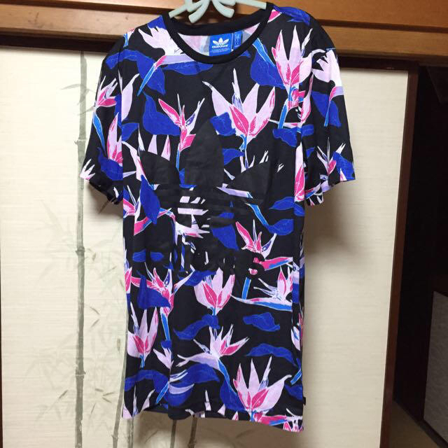 adidas(アディダス)のadidas Tシャツ メンズのトップス(Tシャツ/カットソー(半袖/袖なし))の商品写真